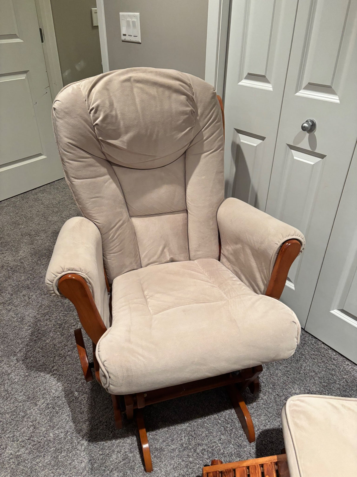 Glider Nursing Chair