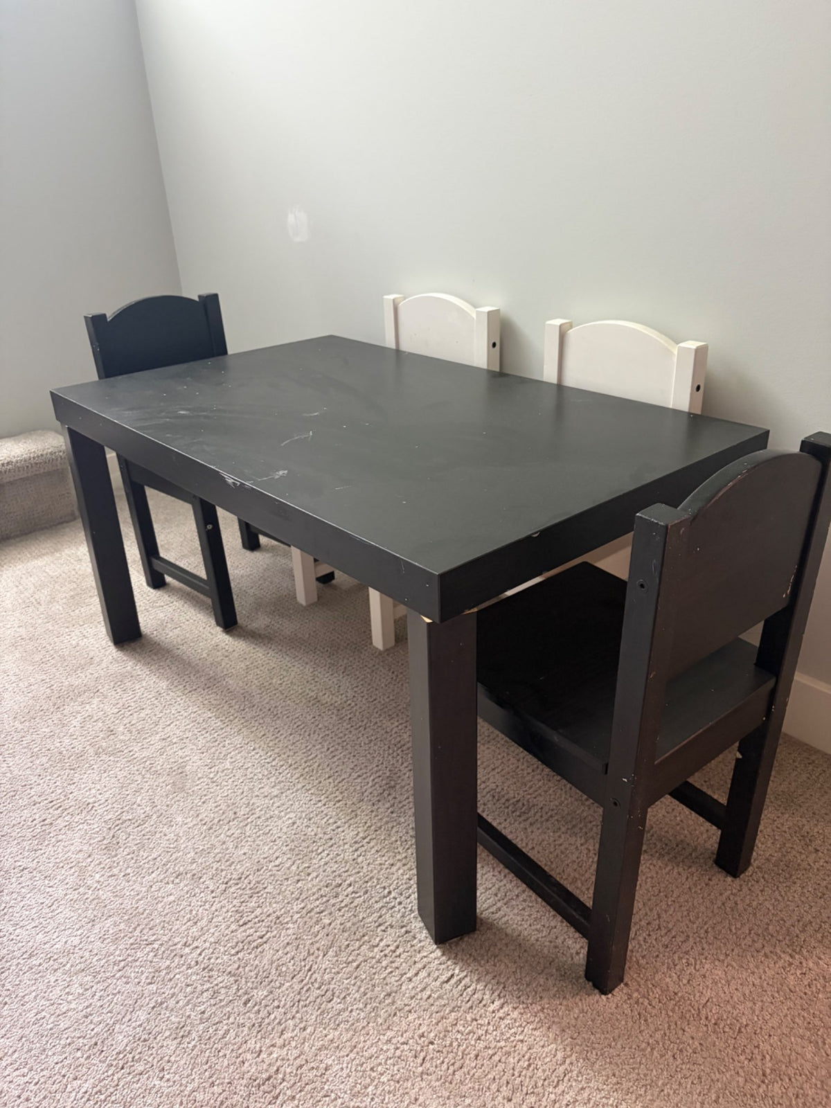 Kids table with 4 chairs