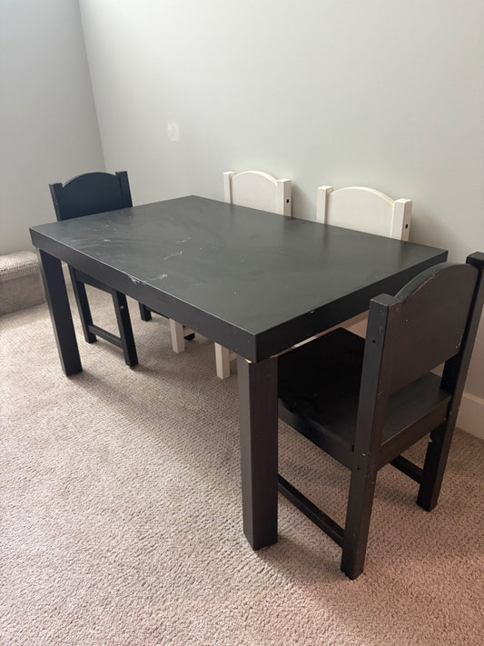 Kids table with 4 chairs
