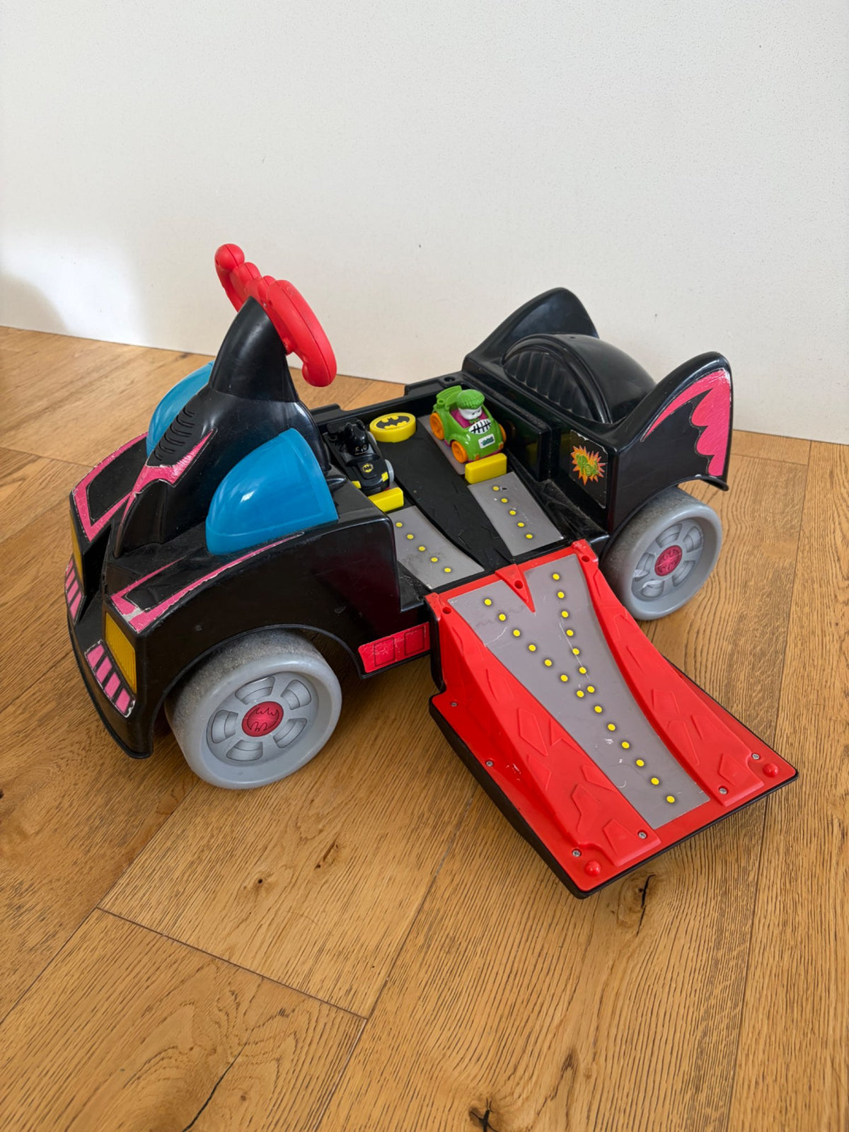Batman Wheelies Ride On