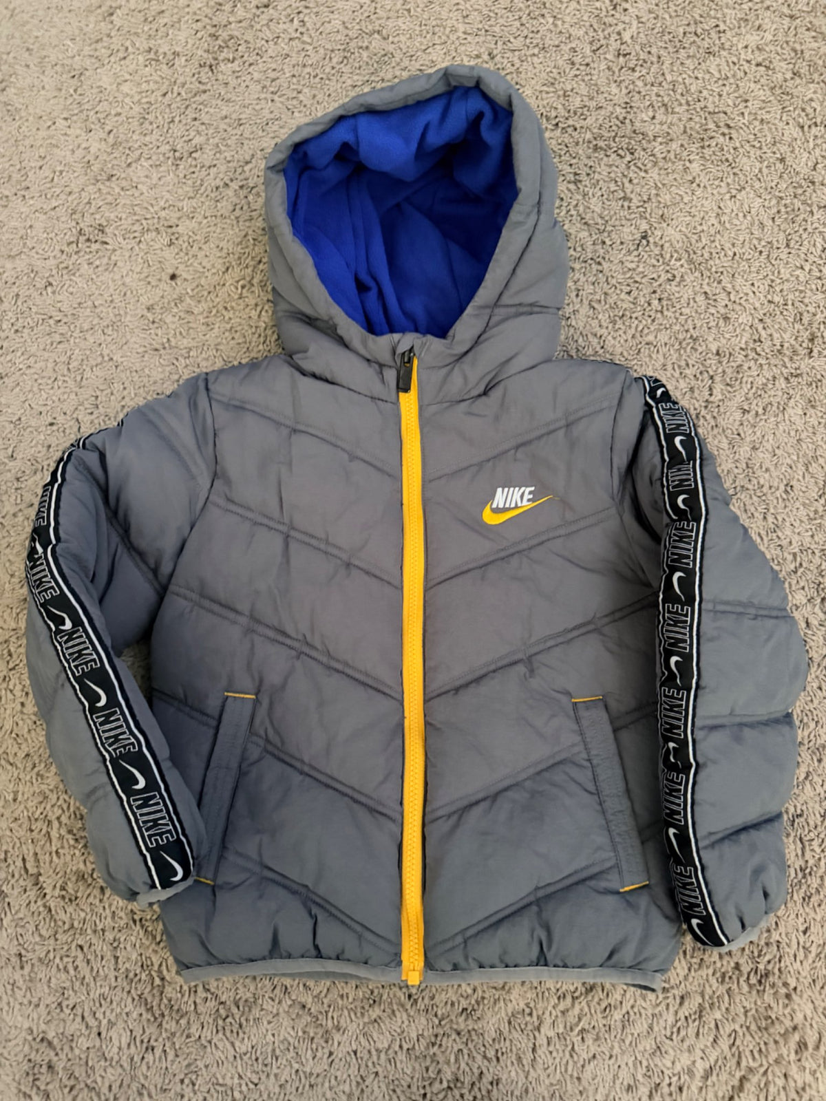 Nike boys winter jacket , Kids 7