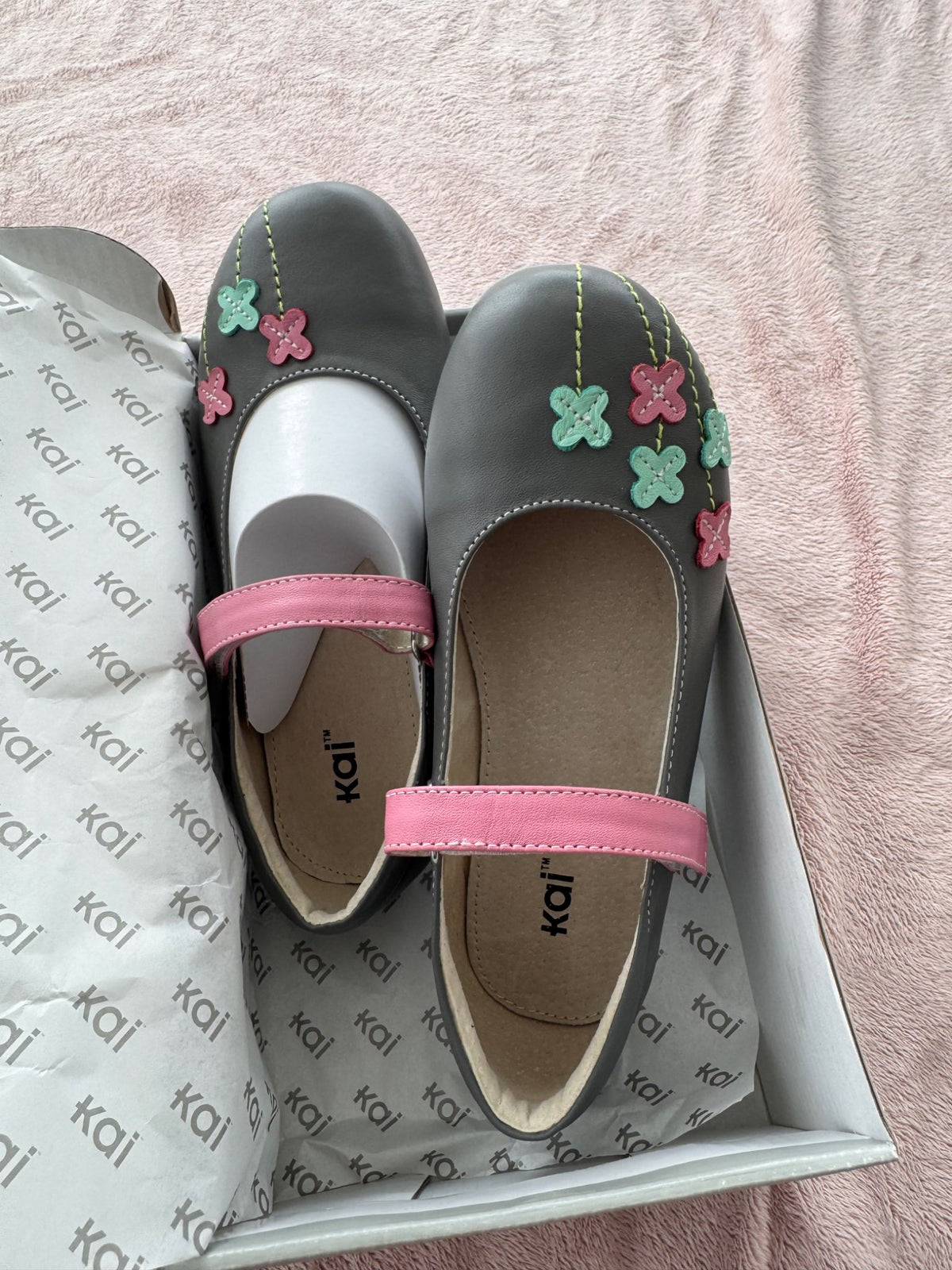 See Kai Run Mary Janes (size 3Y), Shoes 3 (Kids:4-8yr)