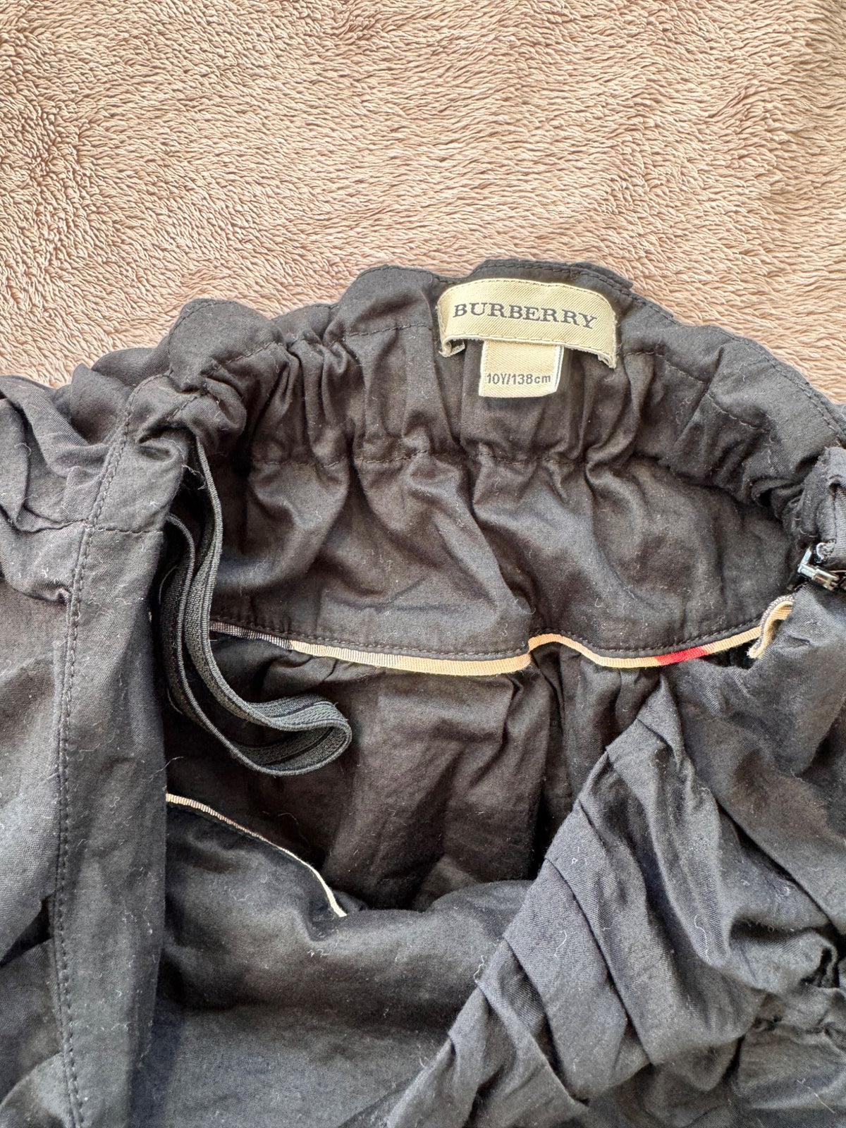 Black Burberry miniskirt (size 10), Kids 10