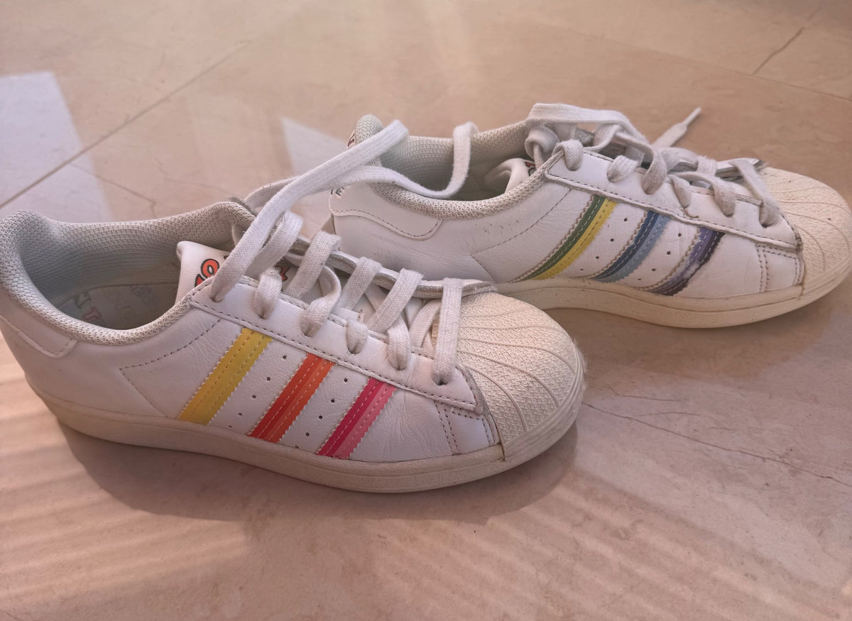 Adidas running shoes (size 4), Shoes 4 (Big Kids:8–12yr)