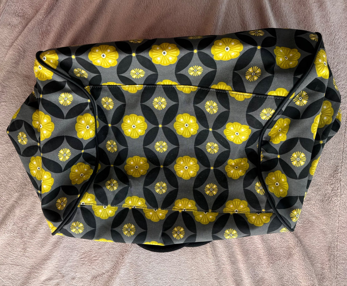 NWT Petunia Pickle Bottom Wistful Weekender Bag