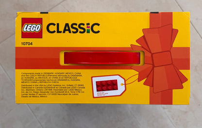 NWT Classic Lego 900 pieces set (retails $70)