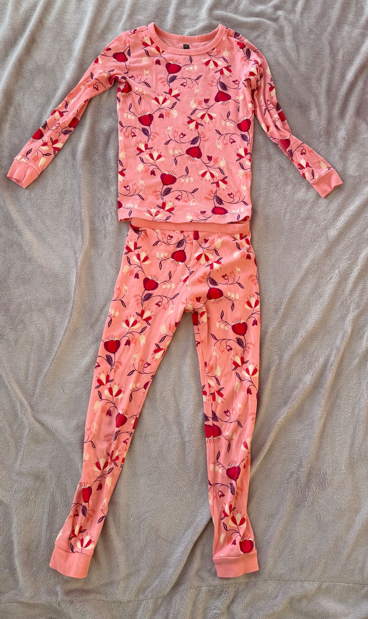Tea collection Pajamas (size 8: retail new $74.99 US), Kids 8