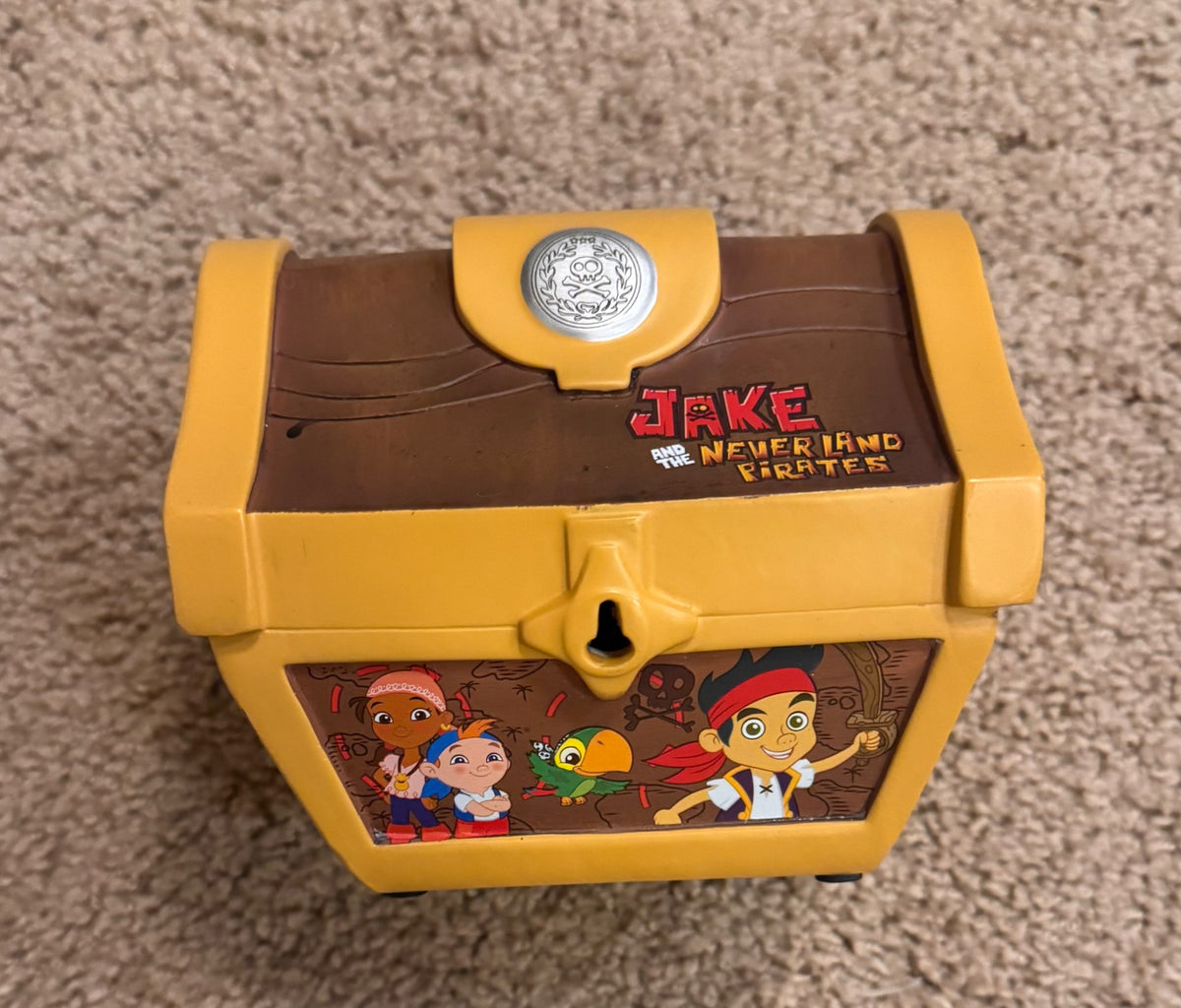 Jake the pirate piggy bank, book and puzzle set