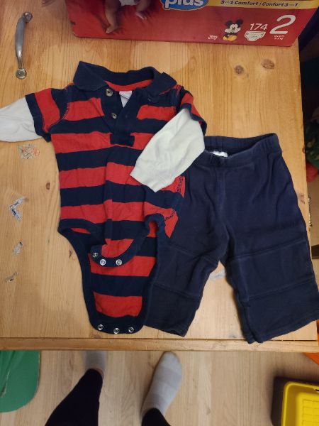 3 to 6 month outfit Old Navy, Kids 6 Month (3-6M)