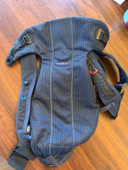 Baby Bjorn carrier mini