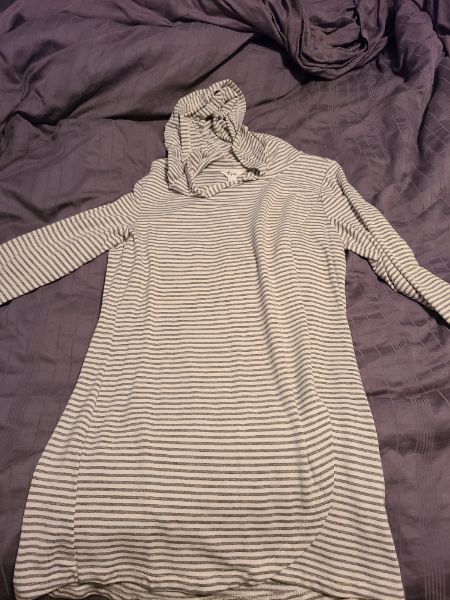 Thyme Maternity hoodie size xs, Maternity XS (0-2)