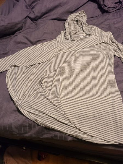 Thyme Maternity hoodie size xs, Maternity XS (0-2)