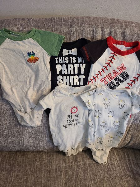 0 to 3 month onsies