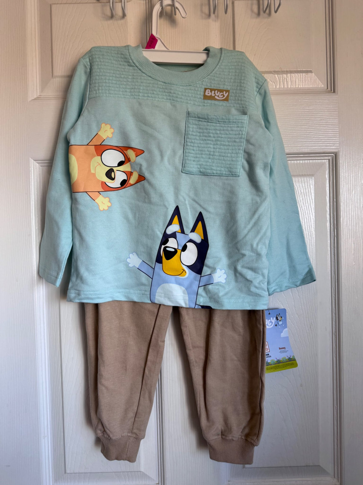 NWT Bluey Outfit 4T, Kids 4/4T