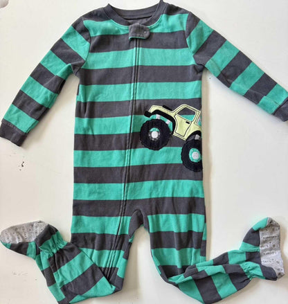 Lot of 4 boys fleece pajamas 5T, Kids 5/5T