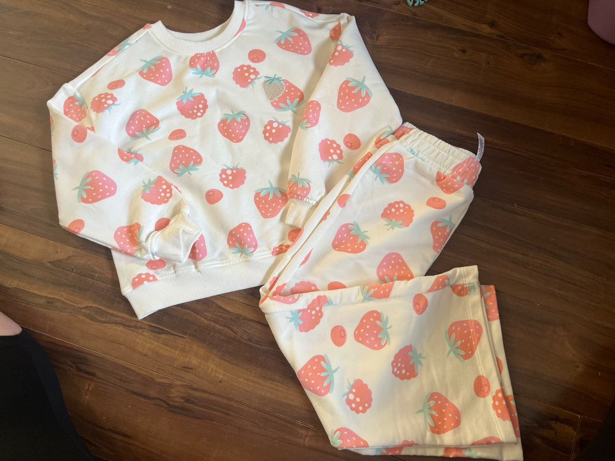Pekkle Strawberry sweatsuit , Kids 5/5T