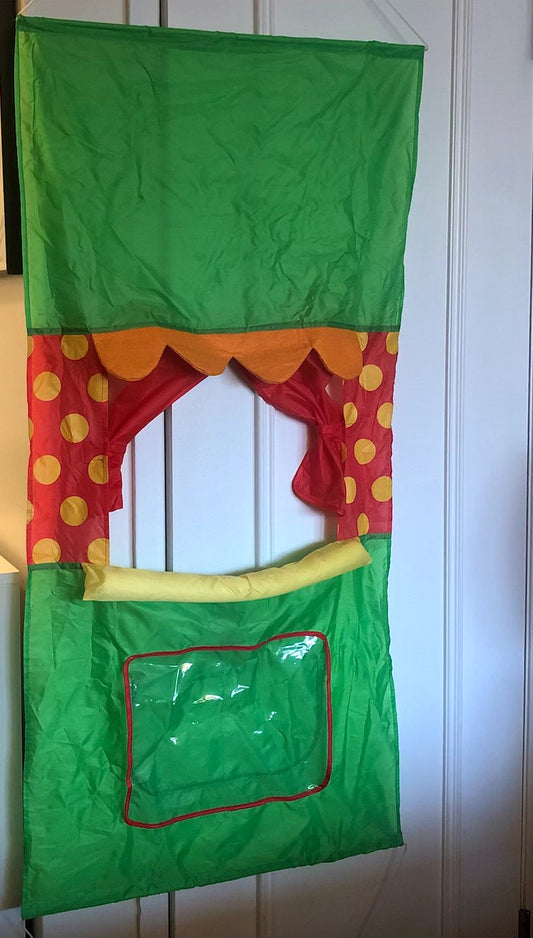 Doorway puppet theater