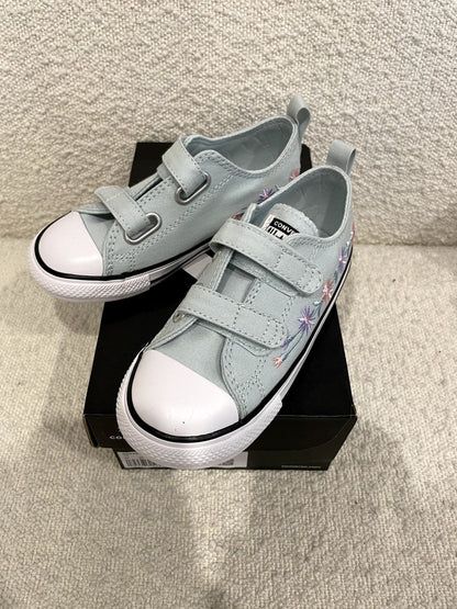 Converse shoes, Shoes 10 (Toddler:2-4yr)