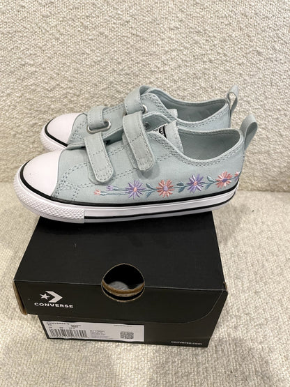 Converse shoes, Shoes 10 (Toddler:2-4yr)
