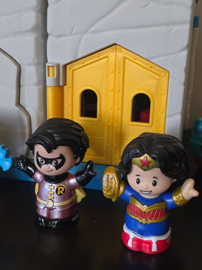 Little People Batmans Batcave & Superhero Friends