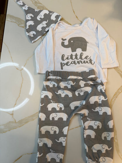 Baby peanut outfit 9–12month