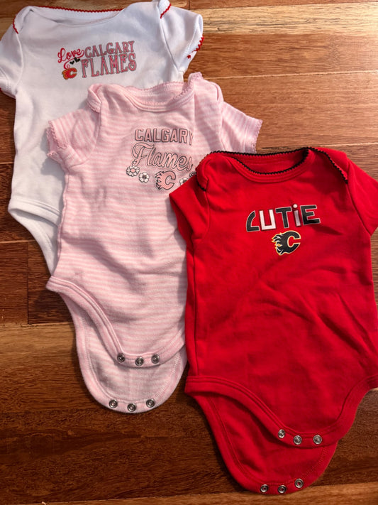 Calgary flames 3 month outfits (x3), Kids 3 Month (0-3M)