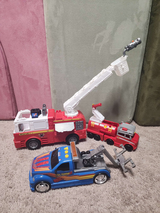 Fire Truck / Tow truck Bundle - sirens & flashing lights With paw patrol truck & Marshal Figure.