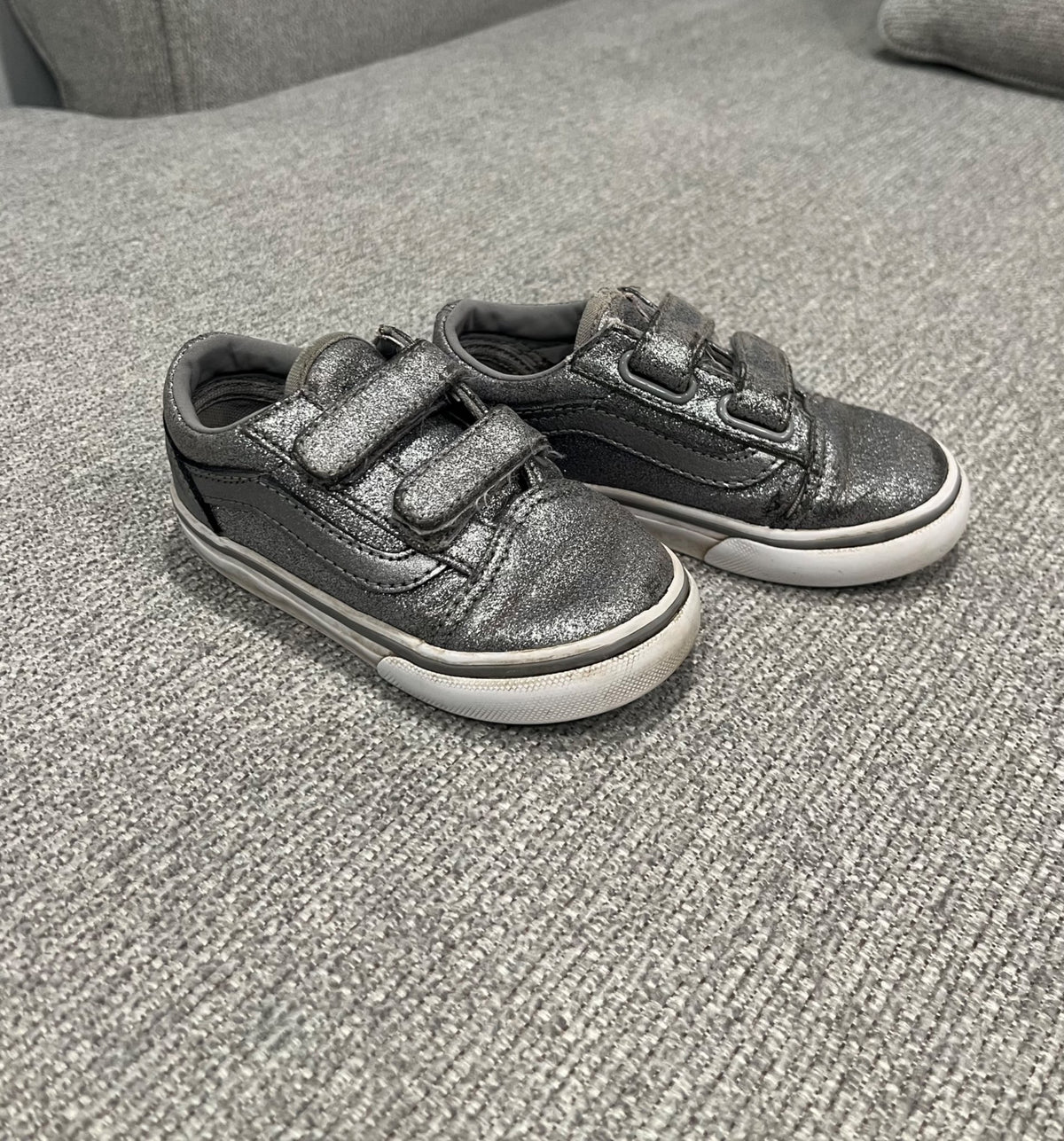 Size 7 Toddler sneaker, Shoes 7 (Walkers:12-24 mth)