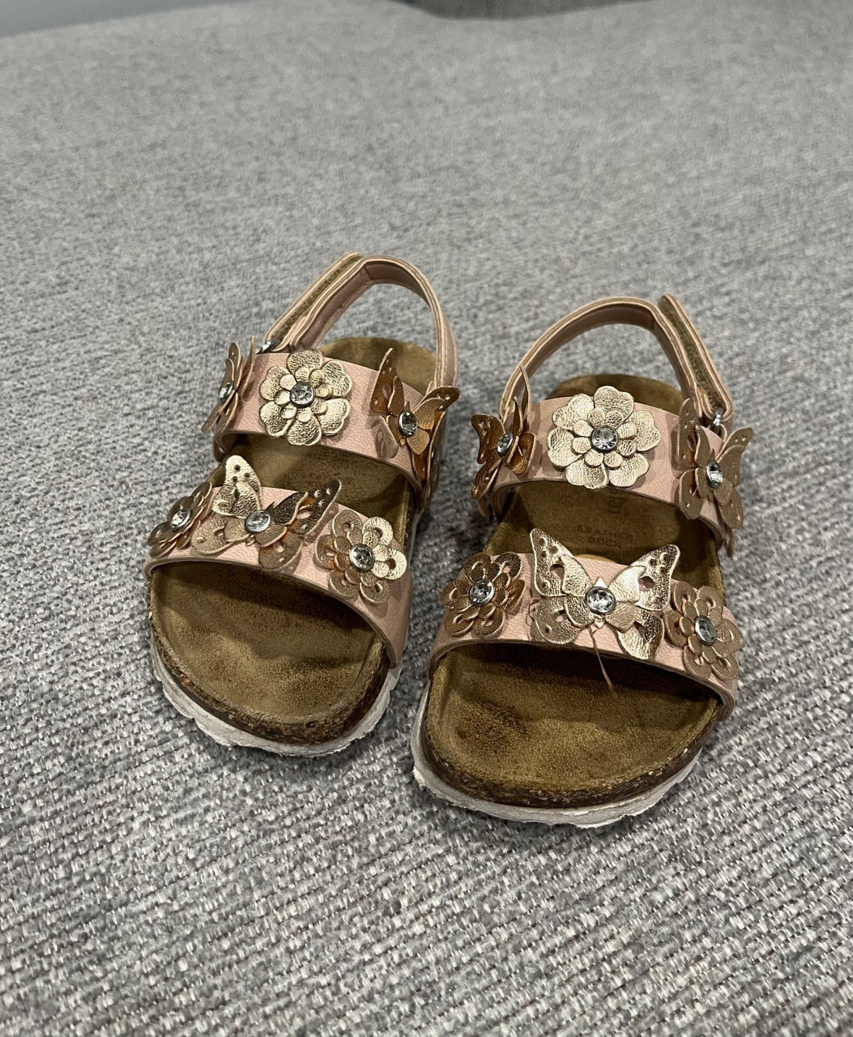 Size 7 toddler gold butterfly sandal, Shoes 7 (Walkers:12-24 mth)