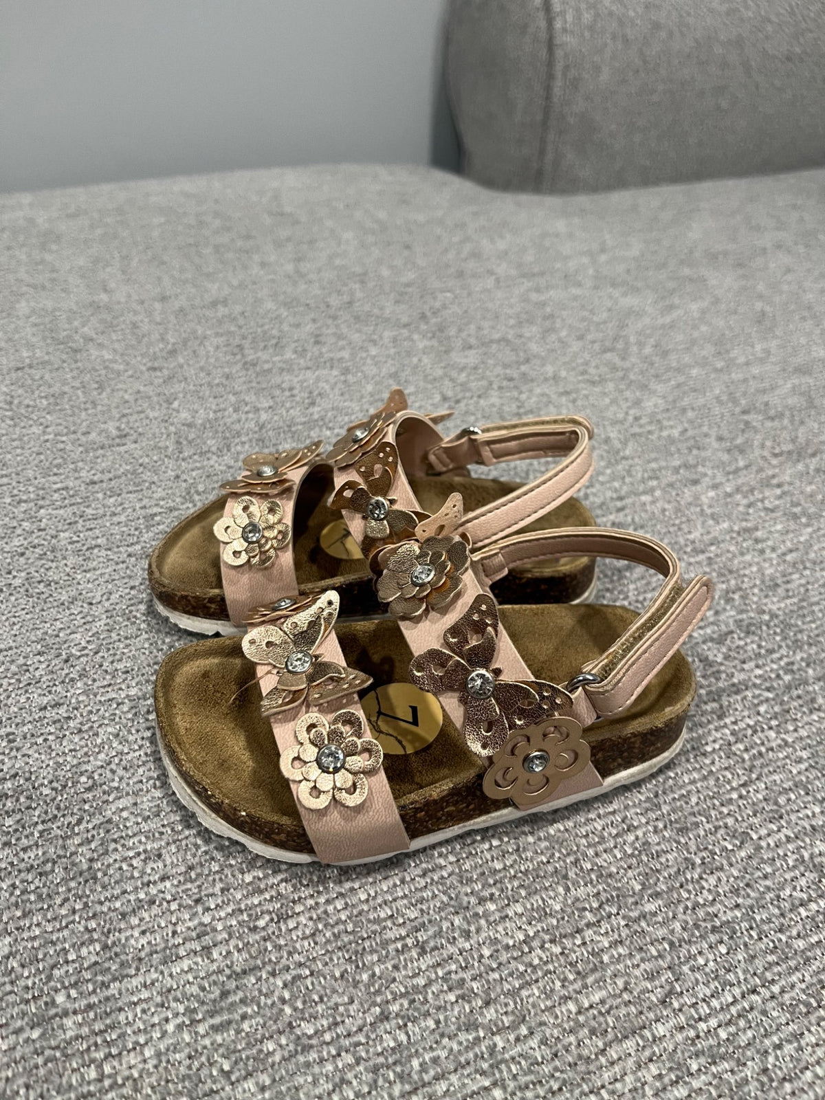 Size 7 toddler gold butterfly sandal, Shoes 7 (Walkers:12-24 mth)