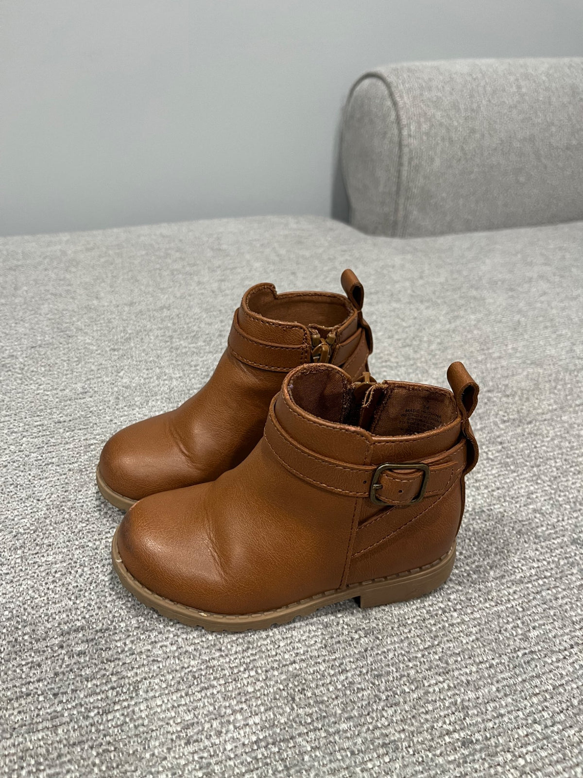 Size 7 toddler boots, Shoes 7 (Walkers:12-24 mth)