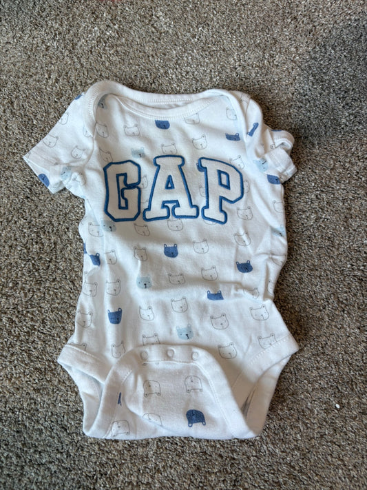 GAP onesie , Kids 3 Month (0-3M)