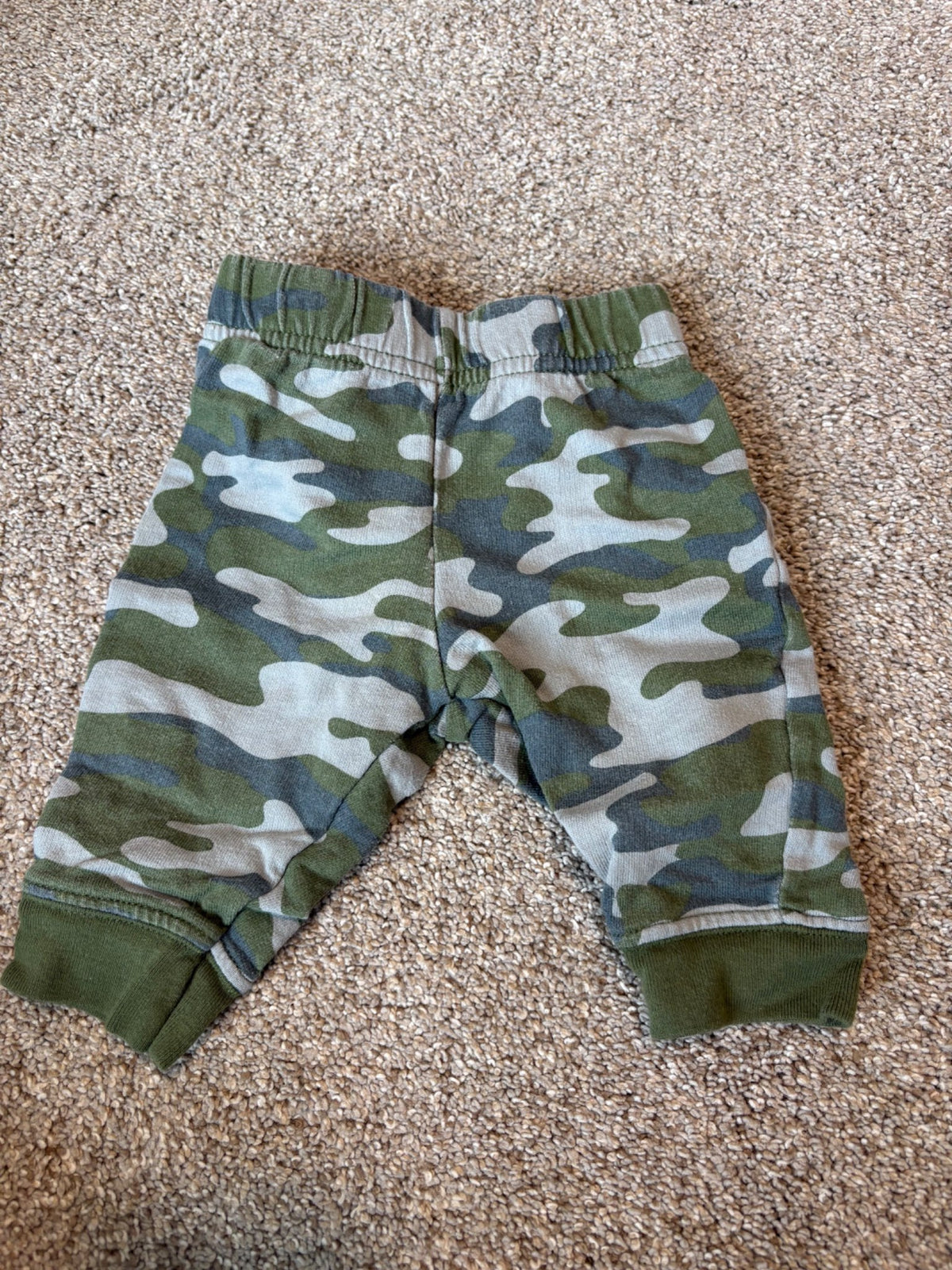 Dinosaur long sleeve bodysuit and pants, Kids 6 Month (3-6M)