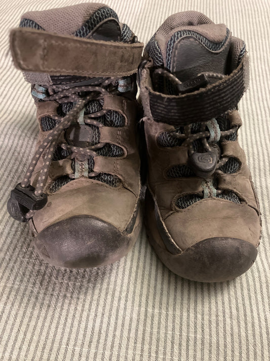 Keen hiking boots , Shoes 10 (Toddler:2-4yr)