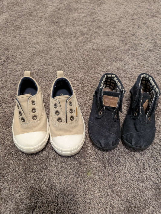 Toddler Shoe Bundle – 2 Pairs – US Size 6, Shoes 6 (Walkers:12-24 mth)