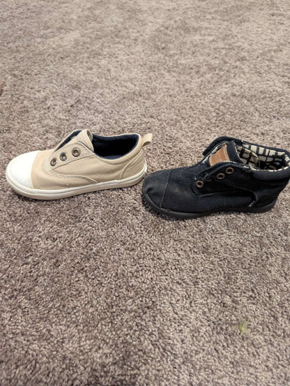 Toddler Shoe Bundle – 2 Pairs – US Size 6, Shoes 6 (Walkers:12-24 mth)