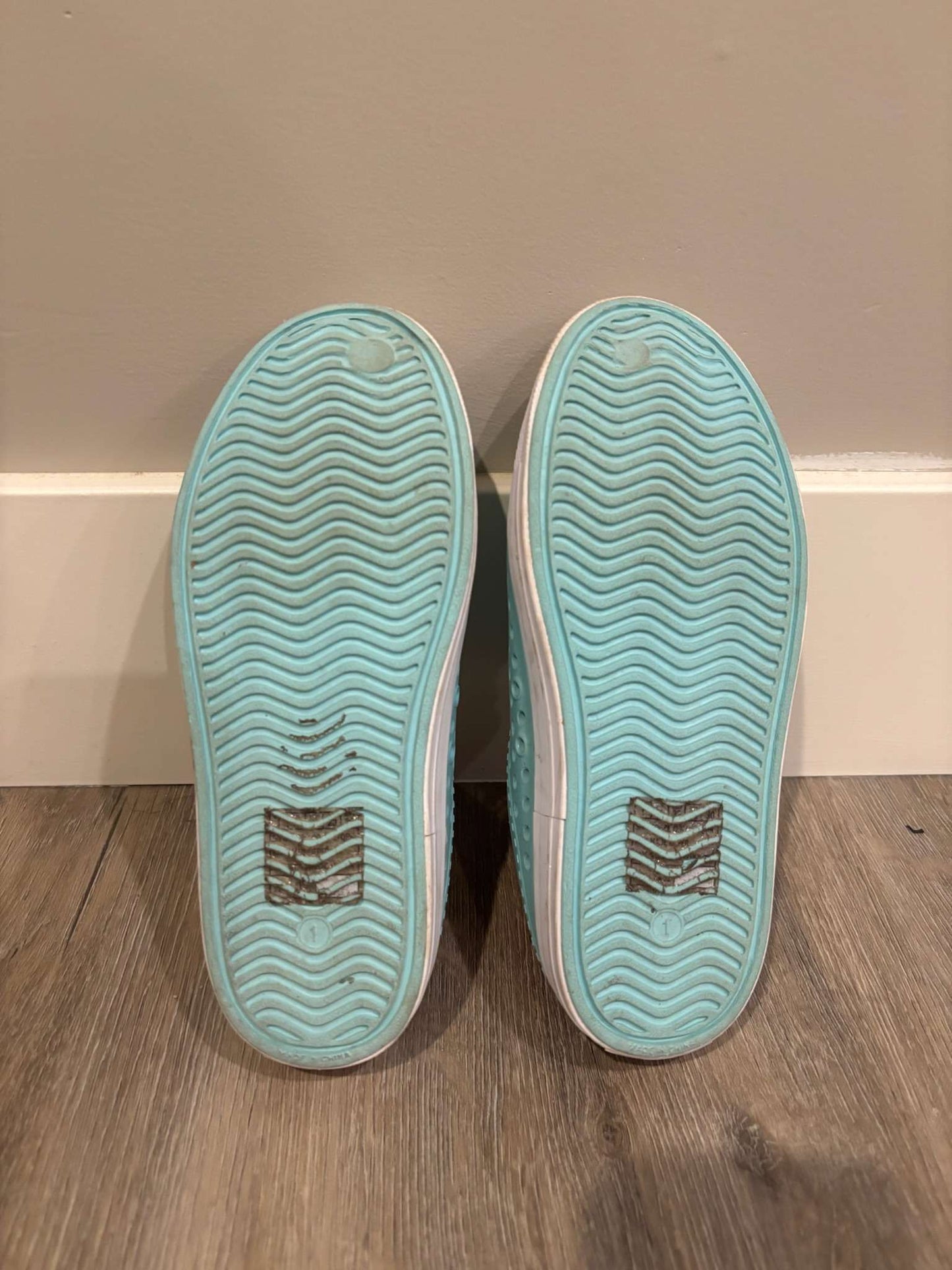 Skechers Foamies Guzman Steps Shoes - Size 1 , Shoes 1 (Kids:4-8yr)