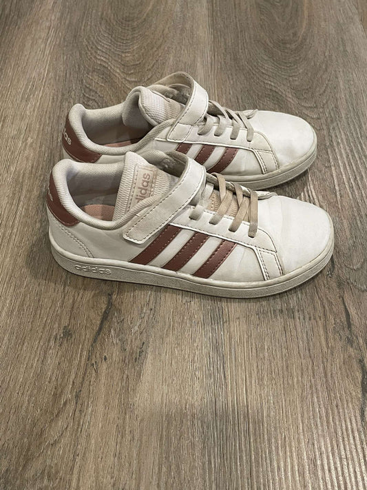 Adidas sneakers Size 1, Shoes 1 (Kids:4-8yr)