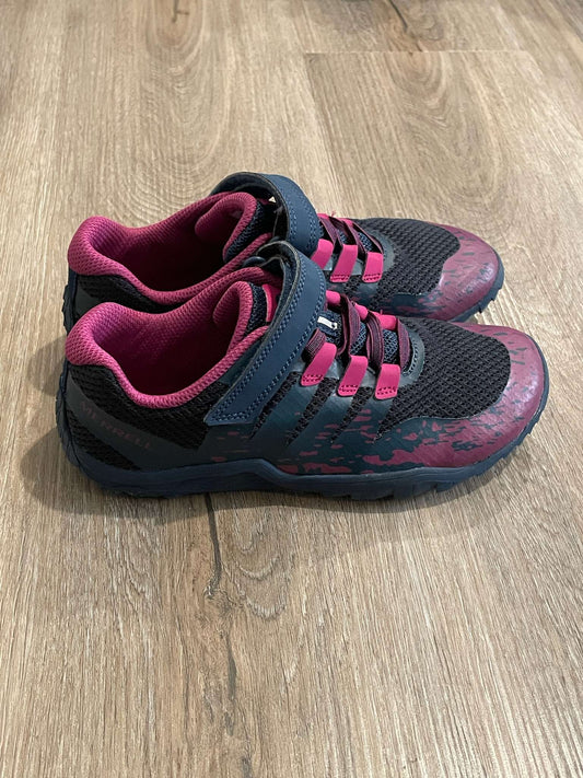 Merrell Shoes Size 1, Shoes 1 (Kids:4-8yr)