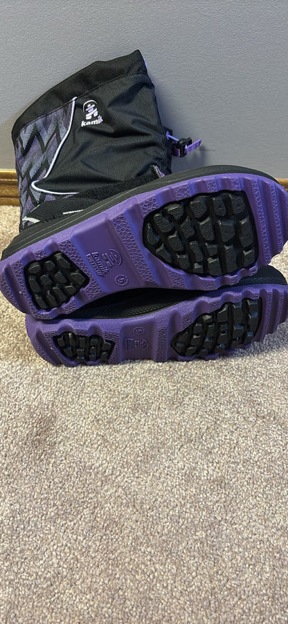 Kamik snow boots size 5 youth , Shoes 3 (Kids:4-8yr)