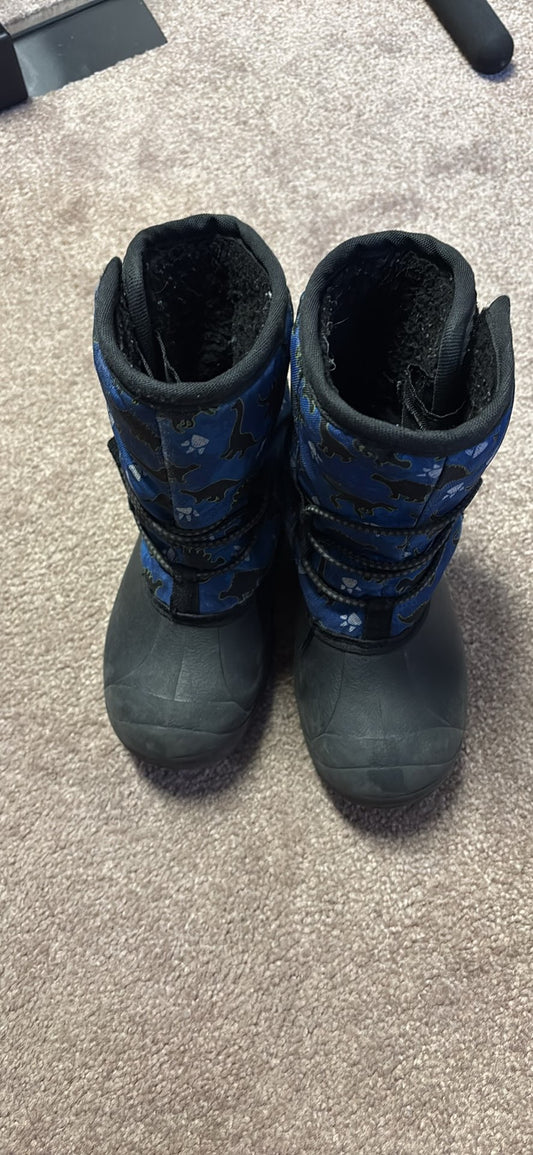 Boys winter boots size 10, Shoes 10 (Toddler:2-4yr)