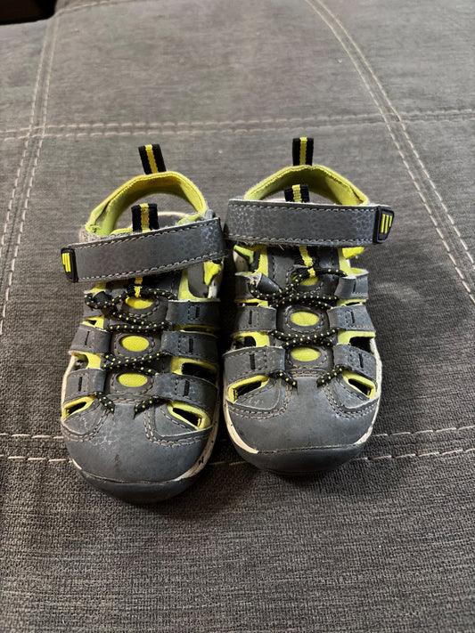 Boys sandals size 7c , Shoes 7 (Walkers:12-24 mth)