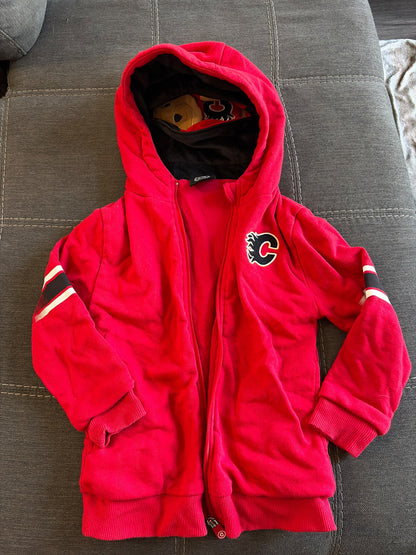Calgary flames zip up - folds into bear size 6-7, Kids 6/6X