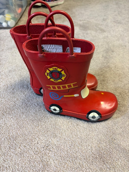 Boys rain boots size 8 , Shoes 8 (Toddler:2-4yr)