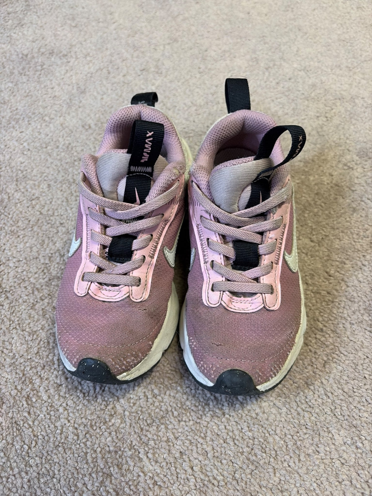 Girls air max Nike shoes size 11c , Shoes 11 (Toddler:2-4yr)