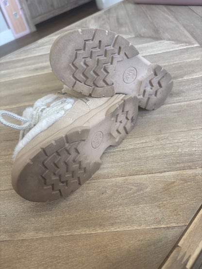 Zara Faux Fur Booties 9.5 , Shoes 9.5 (Toddler:2-4yr)