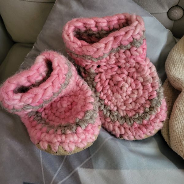 "Padraig" Cottage Slippers Pink