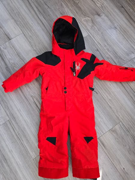 Used 1 piece snowsuit Spyder brand for boys size 3, Kids 3T