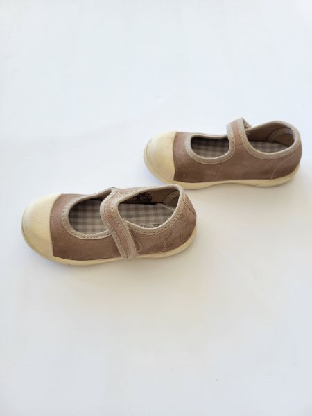 Zara suede mary jane shoes, taupe, Size EUR 22 (US 6.5), VGUC