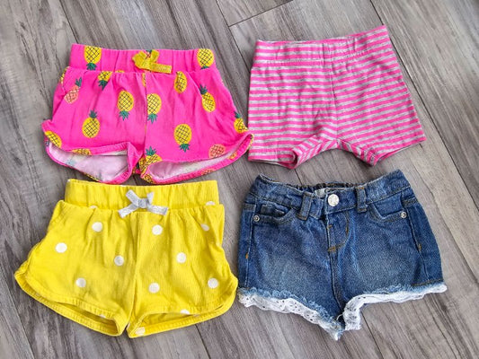 Used baby girl shorts size 3 to 6 MTHS, bundled 4 pair of shorts together, Kids 6 Month (3-6M)